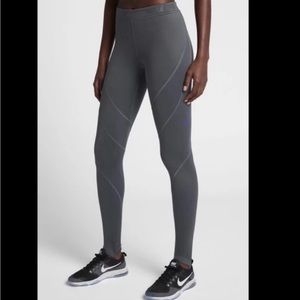 Nike Pro Hyperwarm Training Gray Stirrup Tights Size M